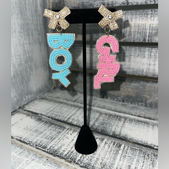 Jewelry - Gender reveal beaded earrings